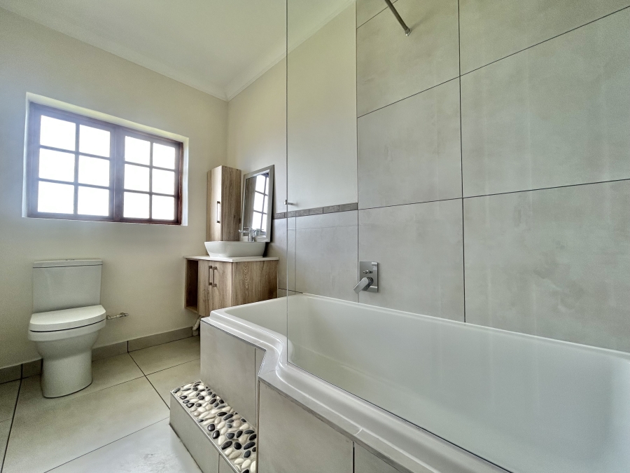 3 Bedroom Property for Sale in Wavecrest Eastern Cape